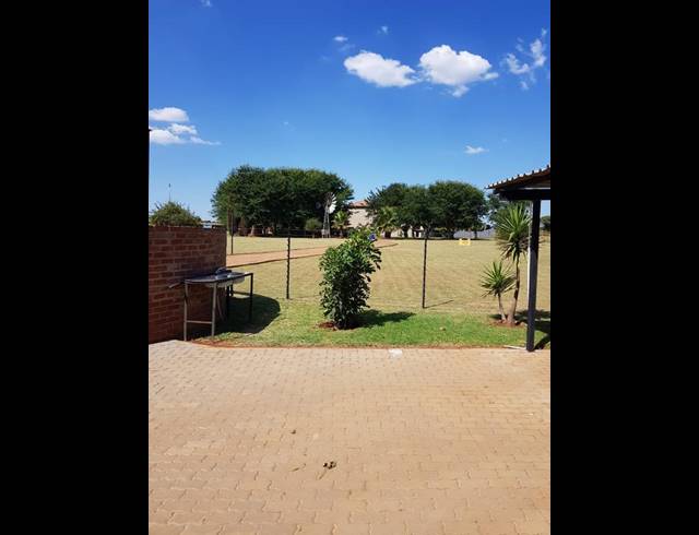 1 BEDROOM PROPERTY TO RENT IN ZANDFONTEIN AH